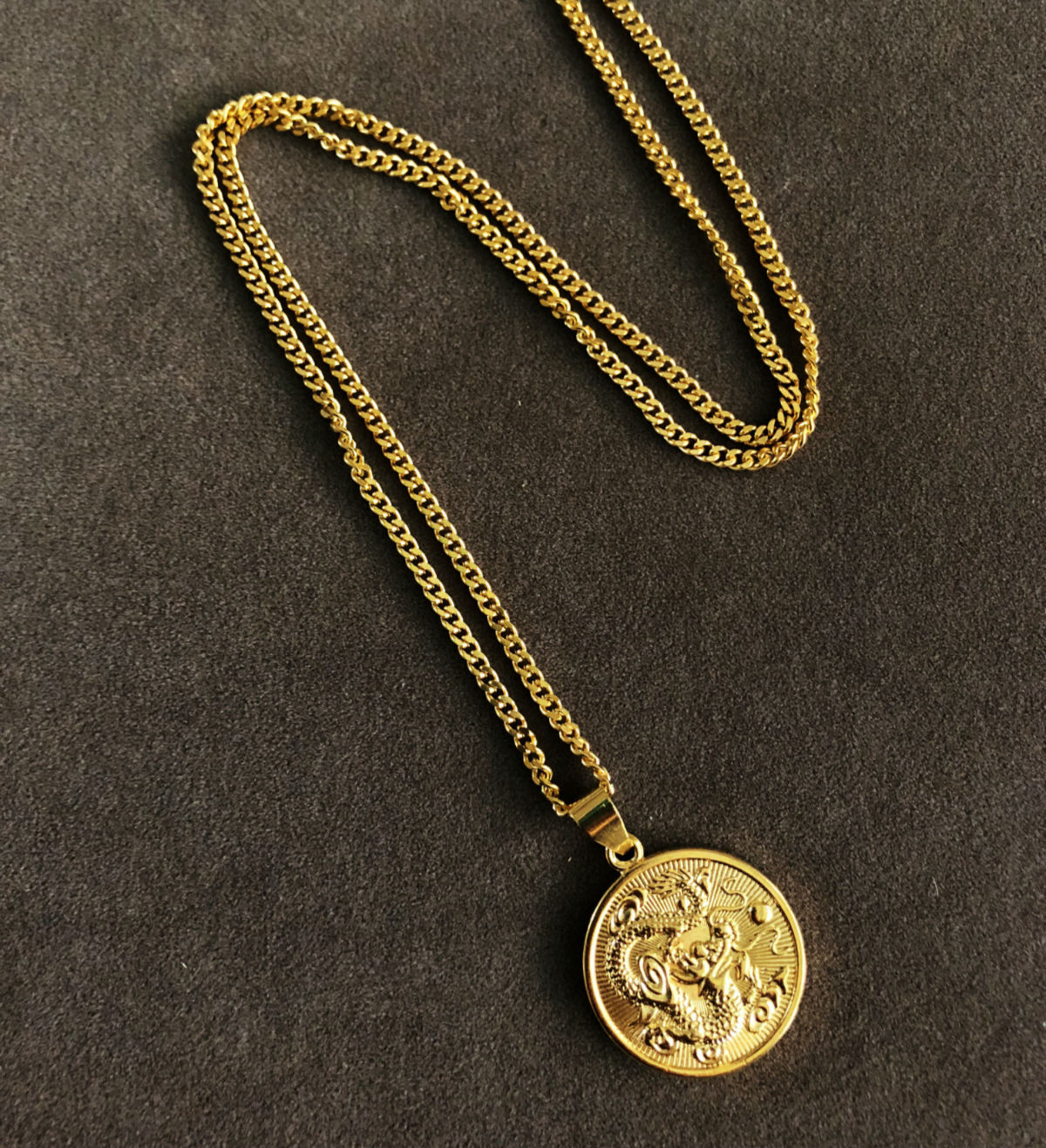 Golden dragon pendant necklace with a titanium steel chain suitable for couples, featuring a 60cm length.